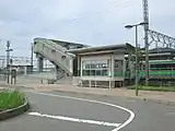 増築前の南口駅舎（2004年8月）