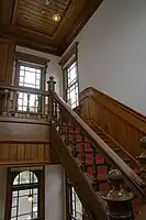 邸内