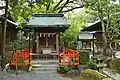 大井天満宮（右）と春日神社（左）