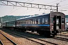 サハ1426から改造されたナロ80 2。（2001年1月26日）