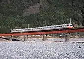 大井川を渡るSE車
