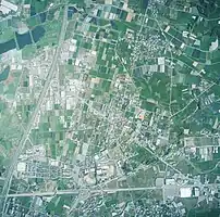 2010年代になっても地割は大きく変わらないが、宅地化が進行している。国土地理院による航空写真（2010年4月29日撮影）。