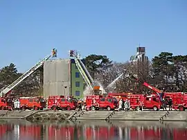 乙川河川敷で行われる消防演習(岡崎市消防本部)