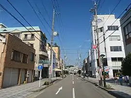 復興で拡幅された連尺通り