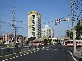 国道1号(龍城通り)、島町交差点