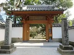 昌光律寺山門