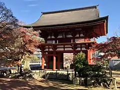 滝山寺三門