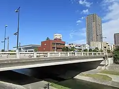 国道1号と龍城橋