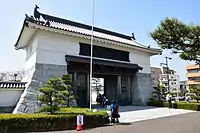 大手門(復元、実際の位置は七間門付近)