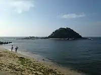 北西部の沖合いにある沖津島