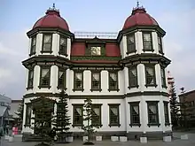 旧弘前市図書館(追手門広場)