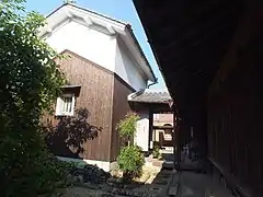 蔵。