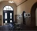 旧横浜市外電話局の改修前の雰囲気を残す旧第一玄関（横浜都市発展記念館および横浜ユーラシア文化館として使用中の建物）