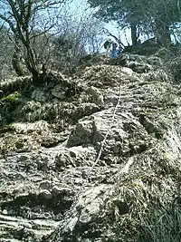 山上岳へ至るための鐘掛岩の鎖場