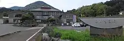 邑南町矢上盆地。周辺の山は鉄穴流しによって元の形を残していない。