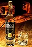 2回蒸留した後、熟成せずにボトルに詰めた『Onyx Moonshine』。
