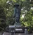 大きな修行大師像