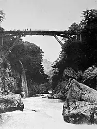 木造方杖橋の旧万年橋(大正末期)