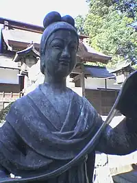 織姫像