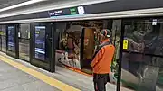 開いた21番線ホームドア