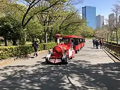 園内移動交通システムロードトレイン