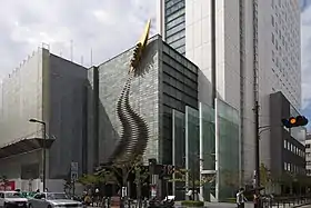 東区役所跡地に建つ大阪産業創造館