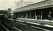 地上駅最終日の二代目駅舎構内 奥は阪急百貨店(1934年5月)