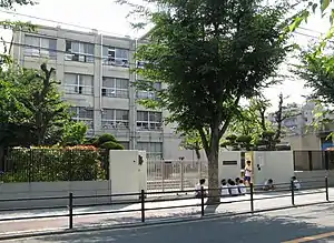 大阪市立新東淀中学校