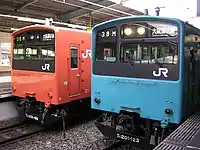 スカイブルー塗装のまま運用された車両