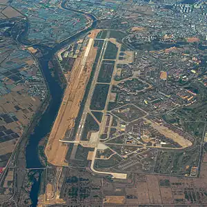 烏山空軍基地。