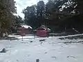 御旅所本殿(左)と拝殿