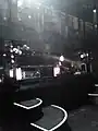 DJブース手前のお立ち台
