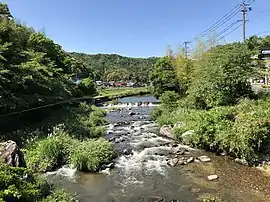 才栗町と秦梨町の間を流れる乙川