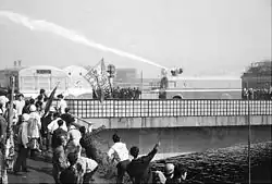 羽田事件に出動した放水車(1967年)