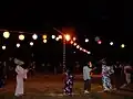 一般の人との輪踊り