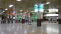 改札口