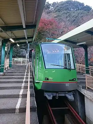 大山ケーブルカー 2号車