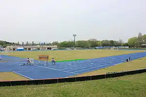 小山運動公園陸上競技場兼サッカー場（2012年4月）