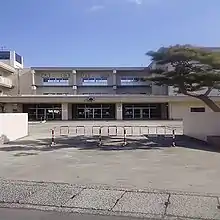 正門