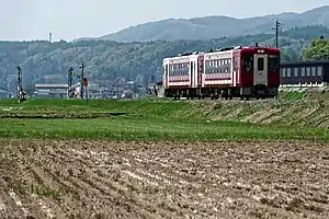 飯山線を走行する「おいこっと」(2015年5月 信濃平駅 - 戸狩野沢温泉駅間)