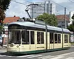 リンツ市電へ乗り入れるペストリングベルク鉄道の超低床電車・マウンテンランナー(ドイツ語版)(2006年撮影)