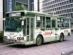 国際興業バスの乗合バス車両P-LT312J（旧塗装）。廃車済