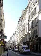 La rue Dauphine vue en direction de la rue de l'Ancienne-Comédie.