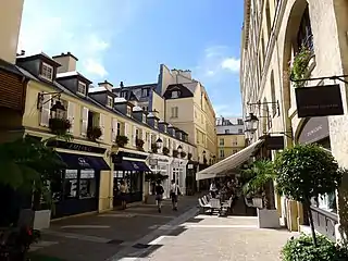 ボワシー＝ダングラス通りとロワイヤル通りとの間にあるル・ヴィラージュ・ロワイヤル (Le Village royal, entres les rues Royale et Boissy-d'Anglas.)