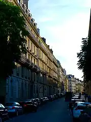 ルロップ広場から見るリエージュ通り (Rue de Liège vue depuis la place de l'Europe.)