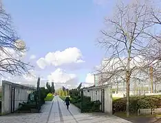 公園の入り口のひとつ。