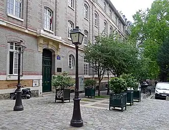 コンスタンタン＝ペキュー広場 (Place Constantin-Pecqueur)