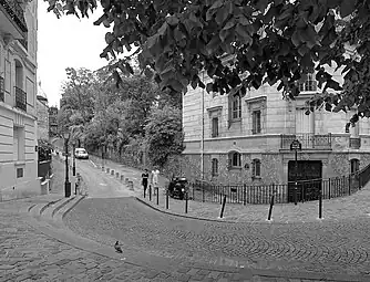 ダリダ広場 (Place Dalida)