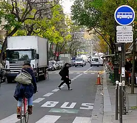 (シモン＝ボリヴァル大通りから続く)スクレタン大通り (Avenue Secrétan)