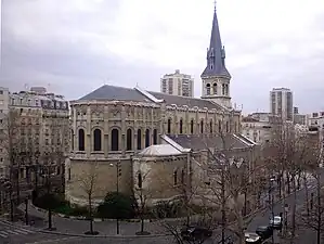 同教会背部 (Place Jeanne d'Arc et Notre-Dame-de-la-Gare)